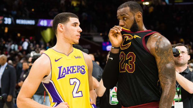 lebron_james_marquee_lakers_.jpg